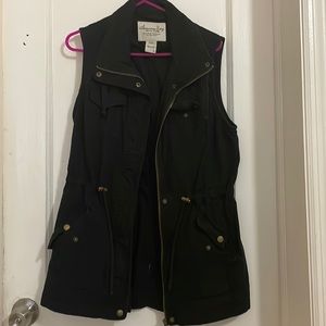 Black vest for woman
